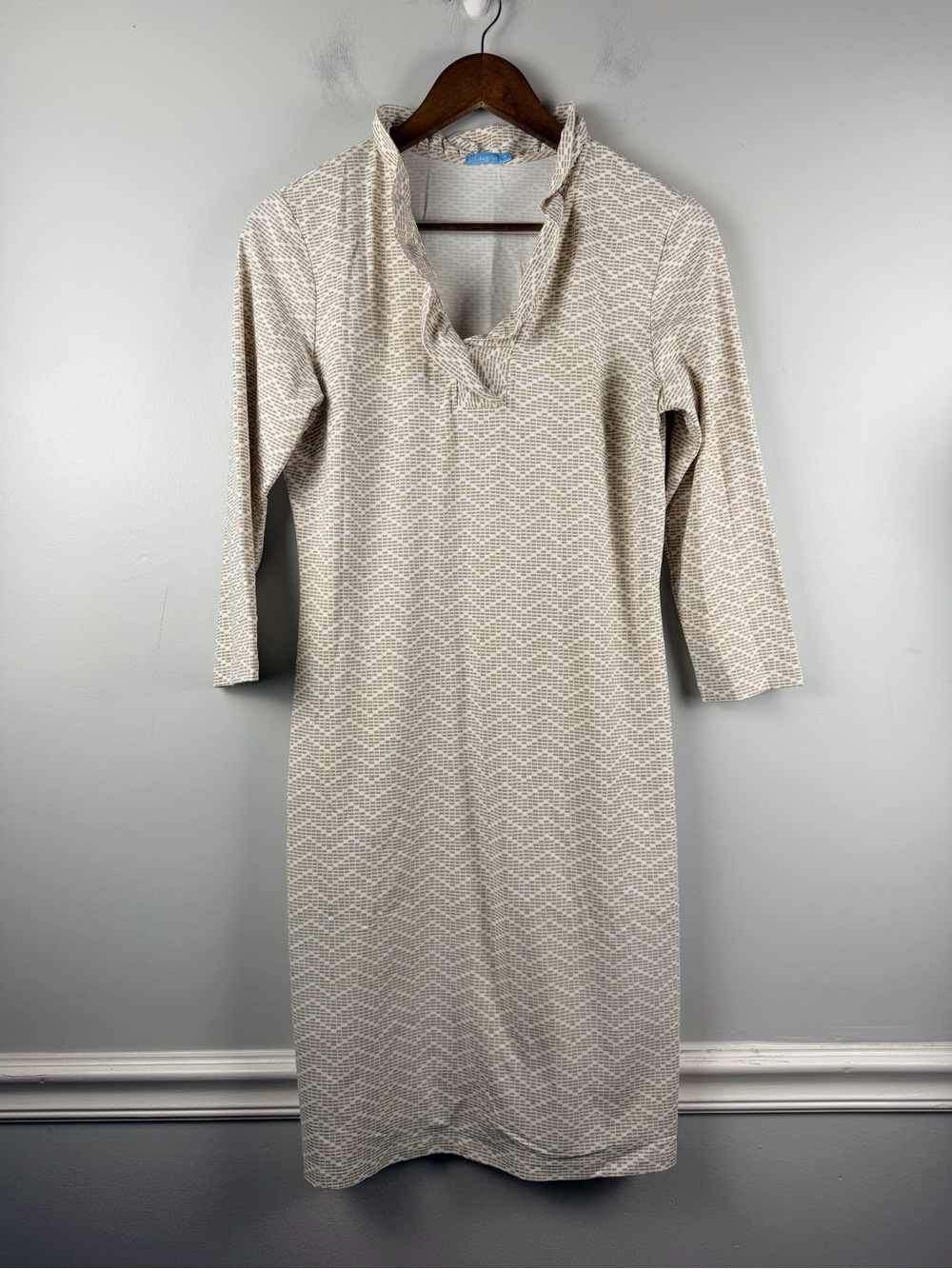 J. McLaughlin Dress Durham Catalina Cloth 3/4 Sleeve Stretch Tan Women sz medium